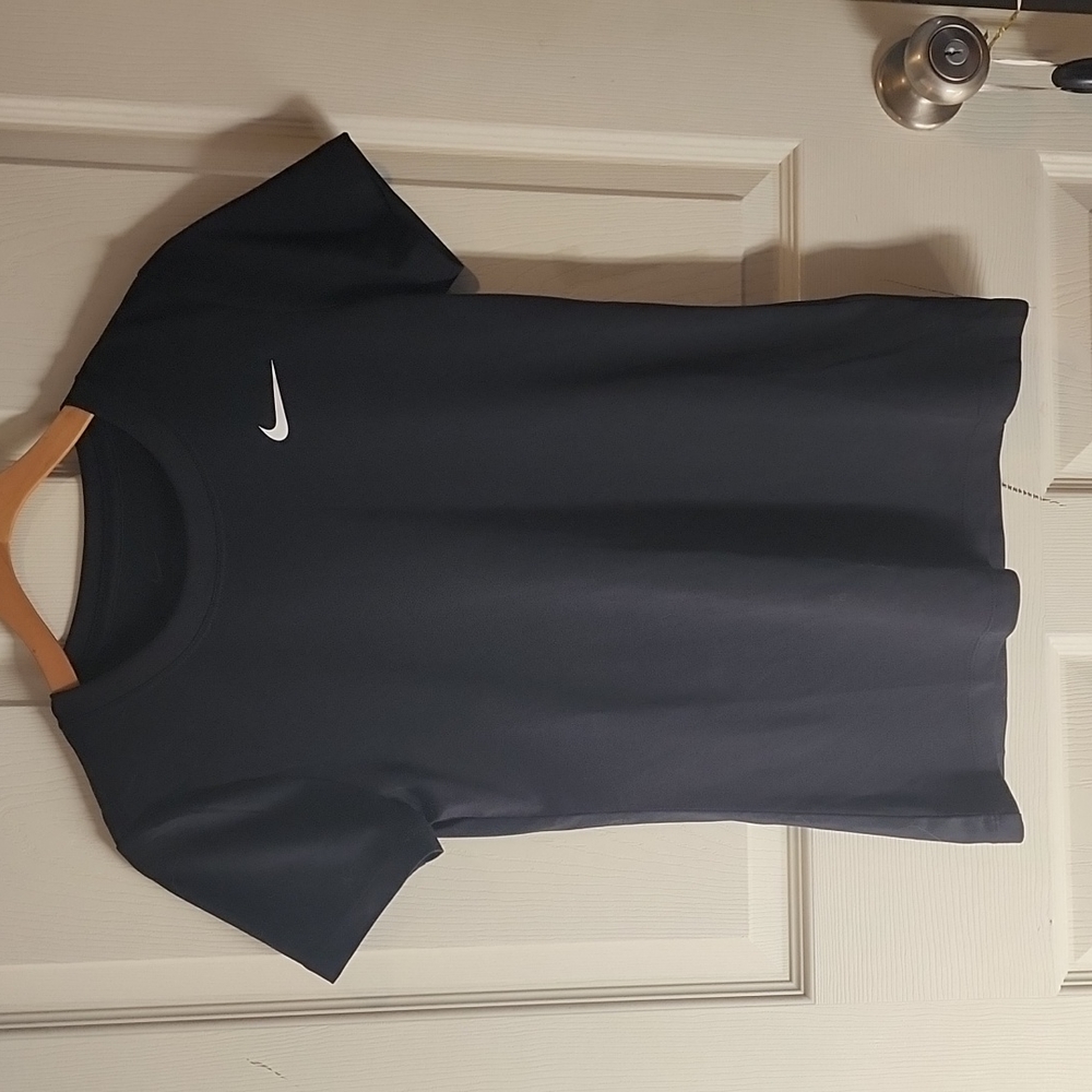 🌺 3 for 30 NWOT nike black dri fit tee